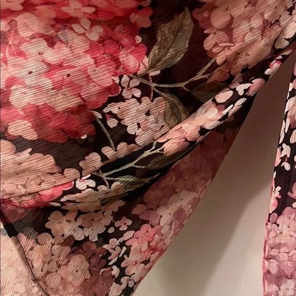 H&M Black and Red Relaxed Tie Front Blouse - Picture 11 of 15